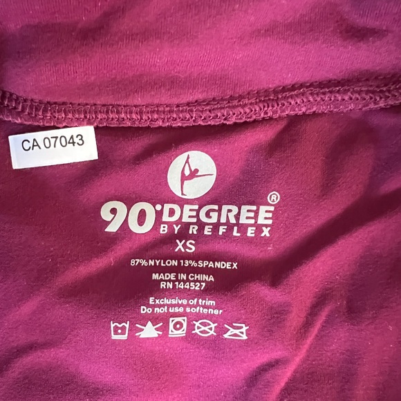 Full Zip Runner Jacket - 90 DEGREE by REFLEX “Prove Them Wrong” Dark Berry - XS - Picture 3 of 6